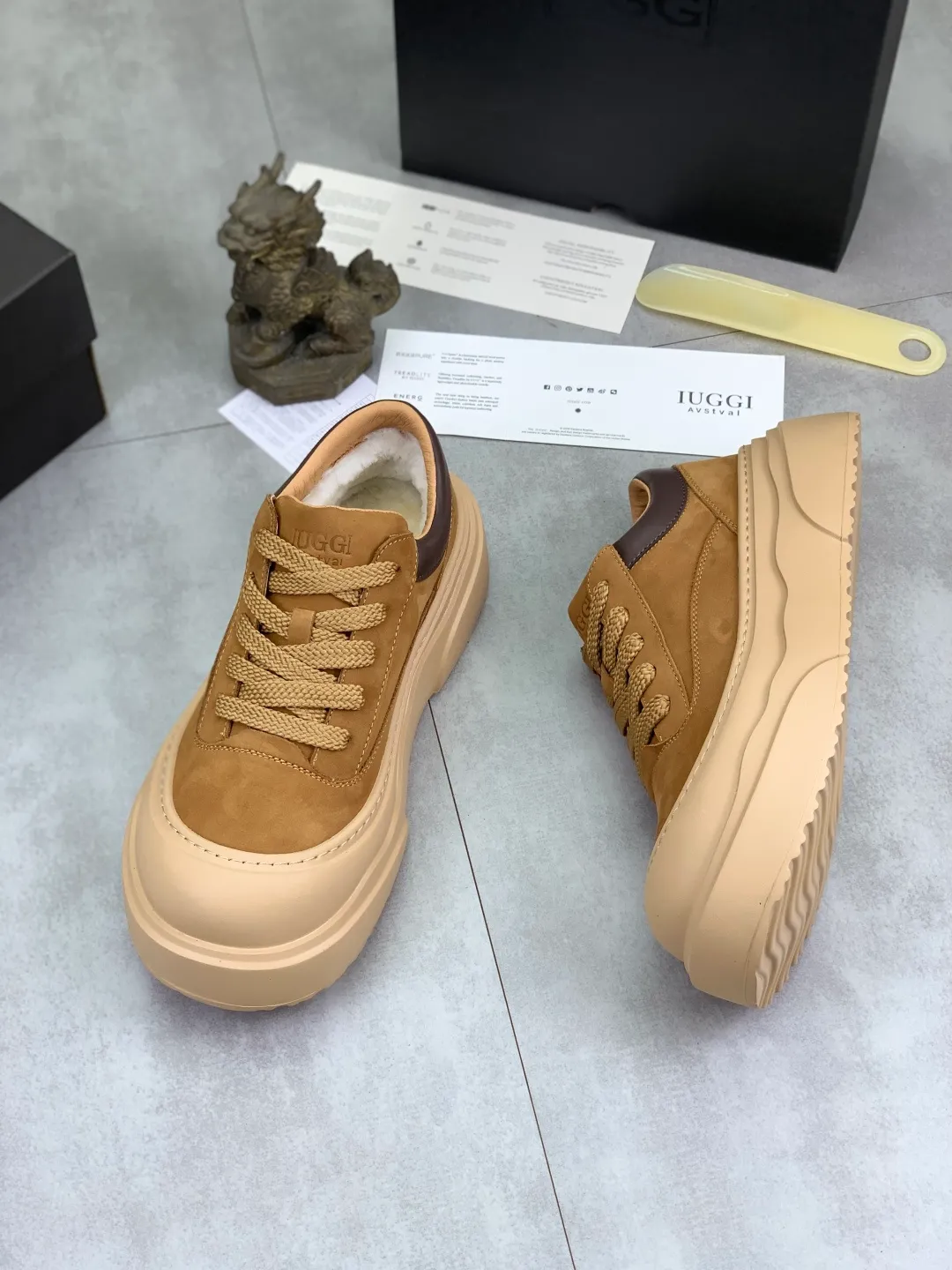 Men's shoes 💰P640 New arrival 🆕🆕🆕 IUGGI men's shoes New winter thick-soled height-increasing sneakers Men's retro genuine leather casual shoes Full cowhide Wool lining Velvet warm Martin boots Thick-soled heightening lace-up casual and comfortable short boots Accent style ~ low-cut shoes Men's toe-layer cowhide high-end Martin boots Thick-soled heightening large-toe sneakers Size number: 39-44 Two colors